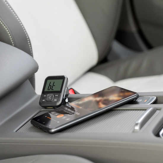 Πομπός FM αυτοκινήτου με λειτουργία bluetooth και θύρα USB Peiying
