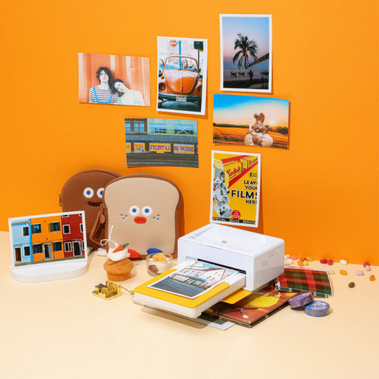 Kodak Dock Plus 4PASS Wireless Smarphone Photo Printer (10 x 15 cm) + Accessory Package with 10 Shee